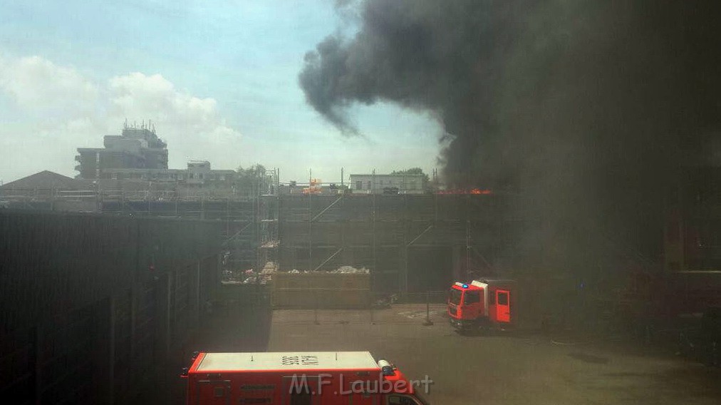 Feuer 2 Koeln Weidenpesch Scheibenstr Feuerwache 5 P02.jpg